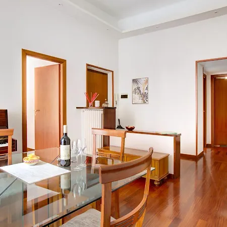 Casa A San Giovanni - Charming Flat In Apartment Rom